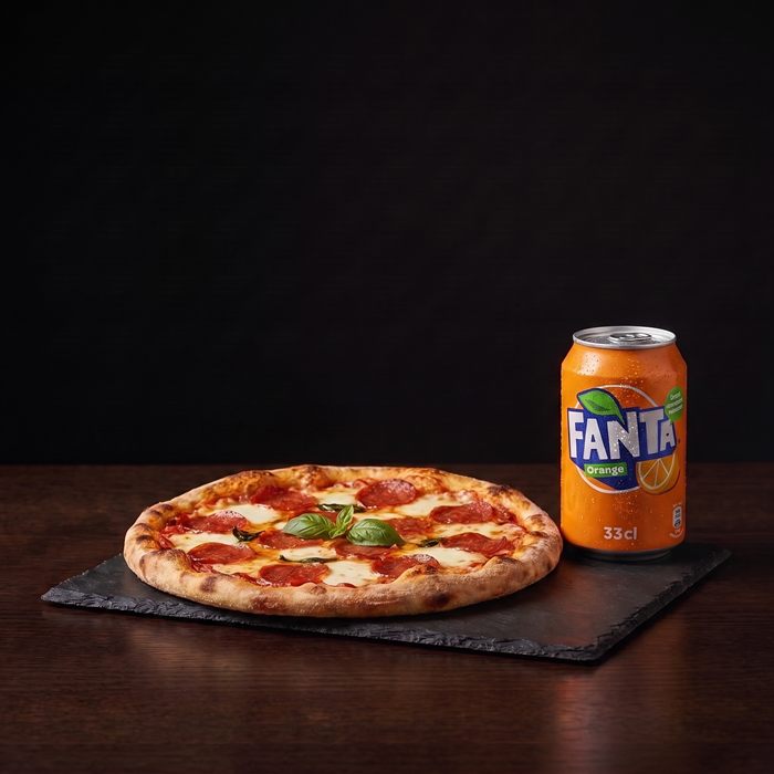 Pizza et canette de soda 33 cl